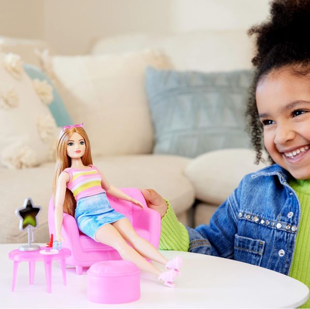 Barbie Estilista NUEVA SIN USAR