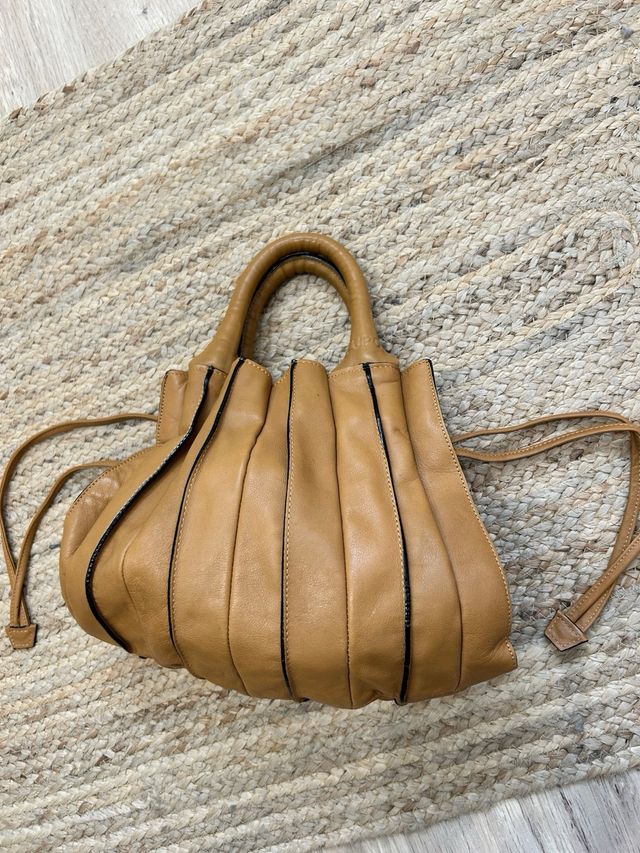 Bolso LUPO de cuero modelo acordeón