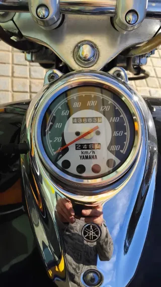 Yamaha Drag Star 650 Custom Negra