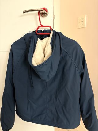 Parka azul con borreguito Lefties