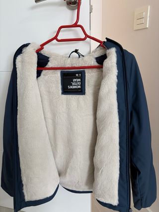 Parka azul con borreguito Lefties