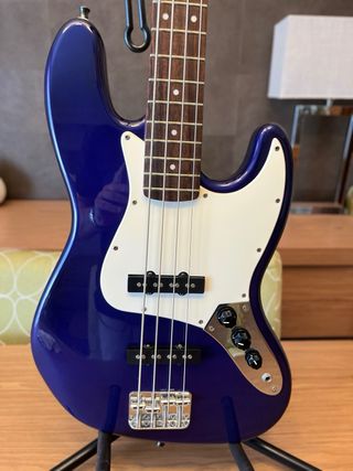Bajo Eléctrico Squier J Bass Azul