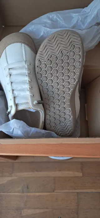 Zapatos cómodos Hobibear beige y blanco