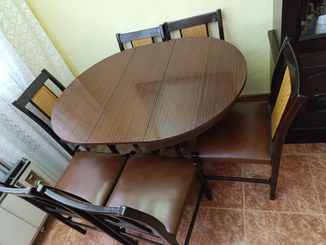 Mesa de comedor y 6 sillas