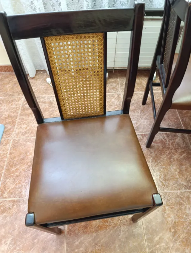 Mesa de comedor y 6 sillas