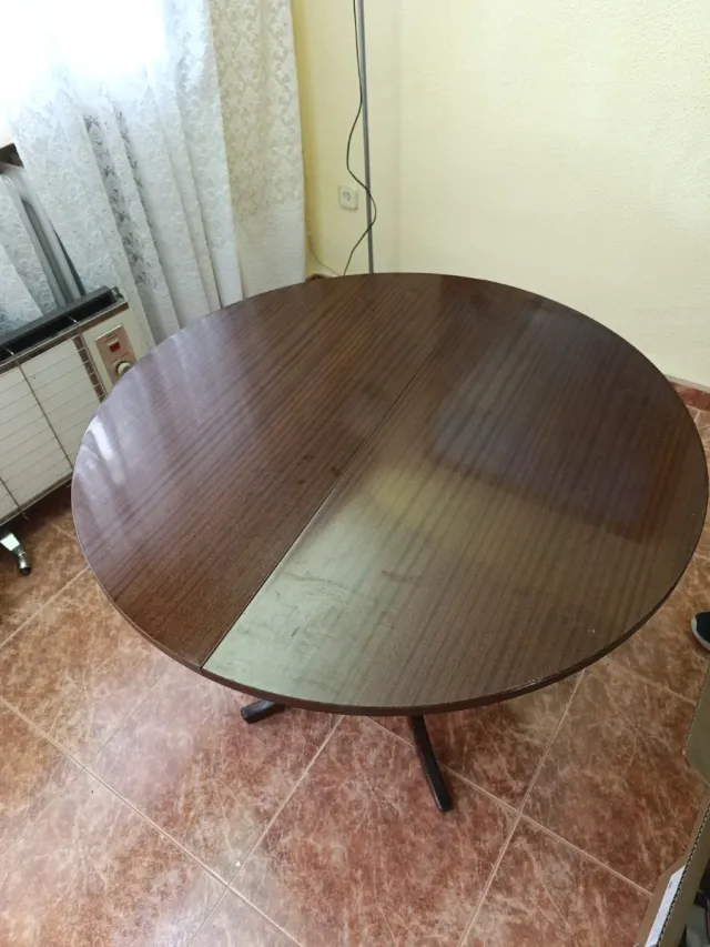 Mesa de comedor y 6 sillas