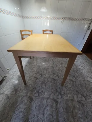 Mesa de comedor/cocina de madera