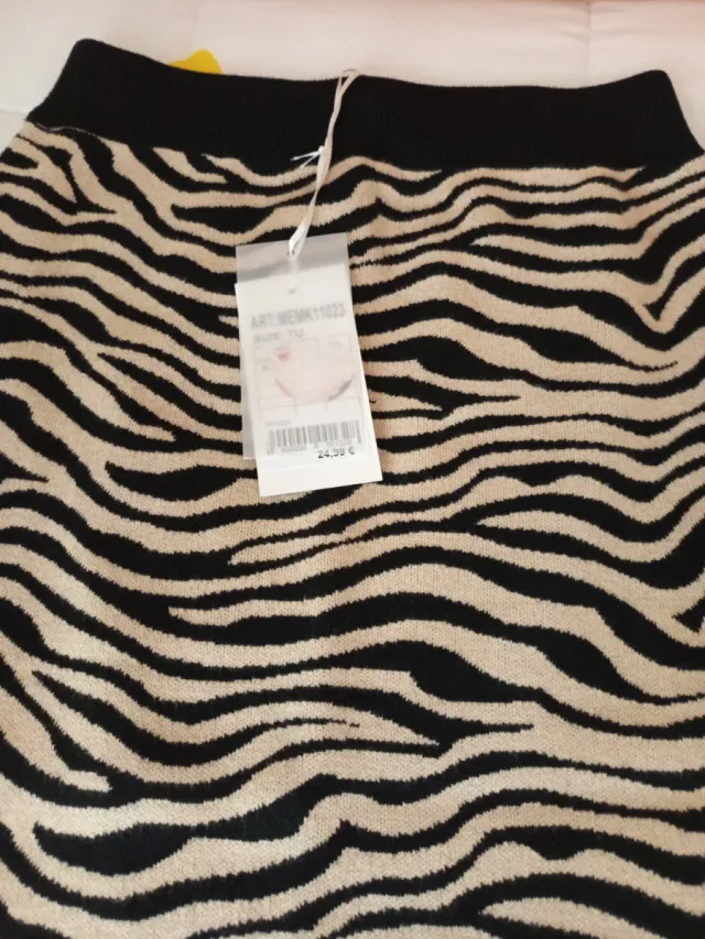 Falda larga estampado cebra sin estrenar