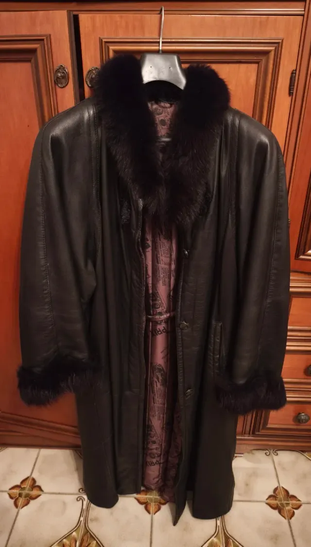 Cappotto donna in vera pelle nero con pelliccia