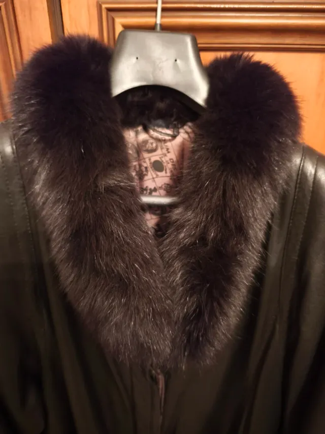 Cappotto donna in vera pelle nero con pelliccia