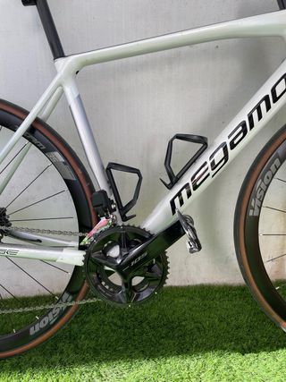 Megamo Raise 15 Carbono 105 Di2