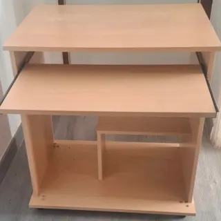 Mesa de ordenador beige
