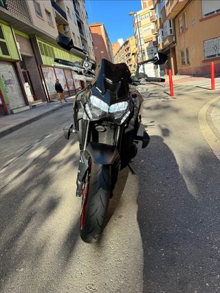 Kawasaki Z900 Negra y Roja