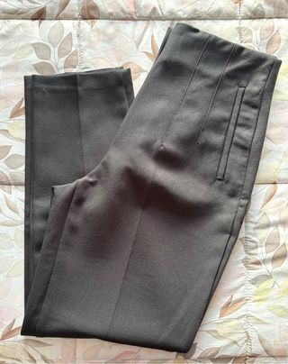 Pantalón de pinzas Zara mujer negro