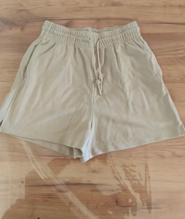 Shorts con cordón