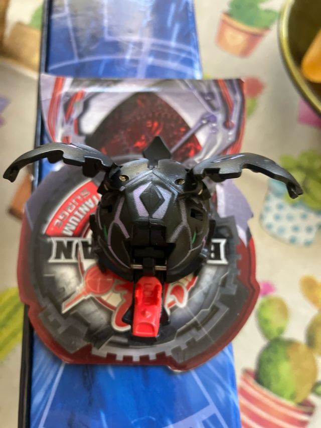 Bakugan Tuskor Darkus 560G