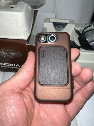 Nokia 7390 L'Amour Collection Marrón, completo