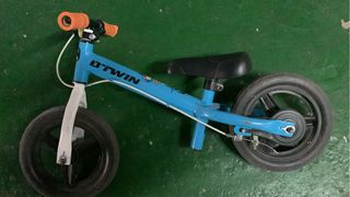 Bicicleta sin pedales B-Twin azul