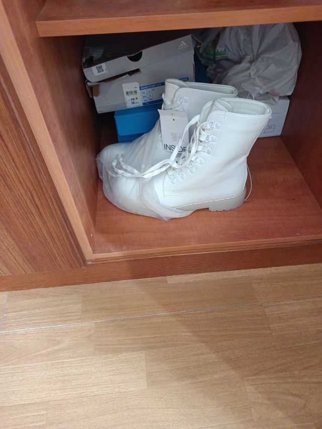 Botas blancas Inside talla 40 sin usar