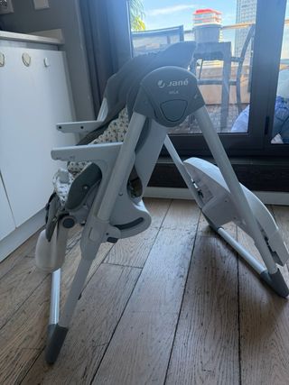 Trona infantil gris y blanco marca JANE