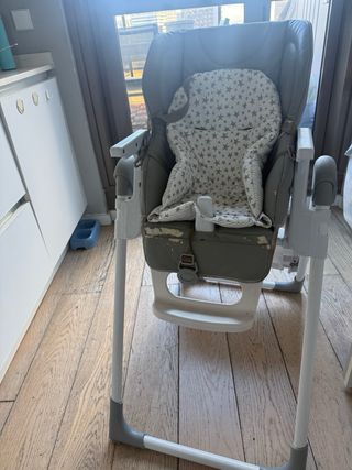 Trona infantil gris y blanco marca JANE