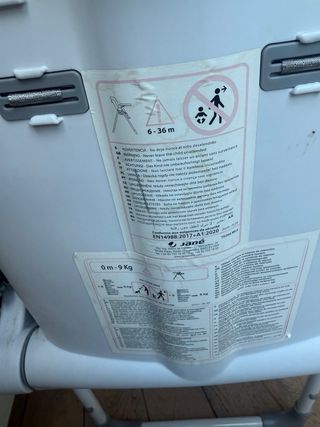 Trona infantil gris y blanco marca JANE