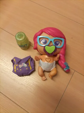 Muñeca Belly Beth con accesorios