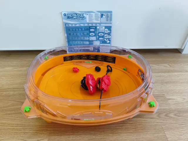 Campo de batalla Beyblade + 2 peonzas