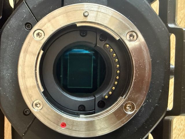 Blackmagic Pocket Cinema Camera 4K MFT + Objetivos