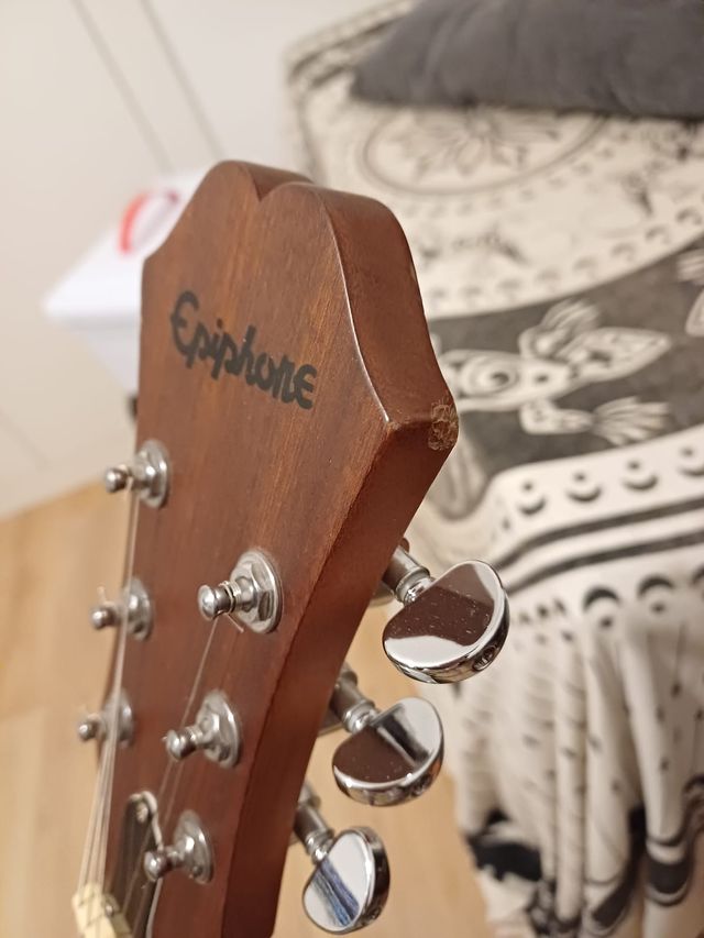 Guitarra Epiphone Tom DeLonge ES-333