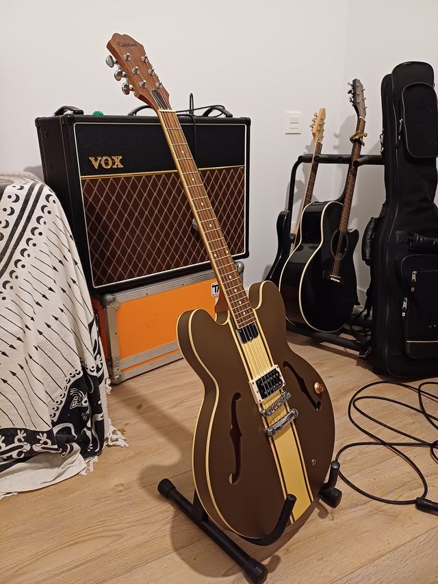 Guitarra Epiphone Tom DeLonge ES-333