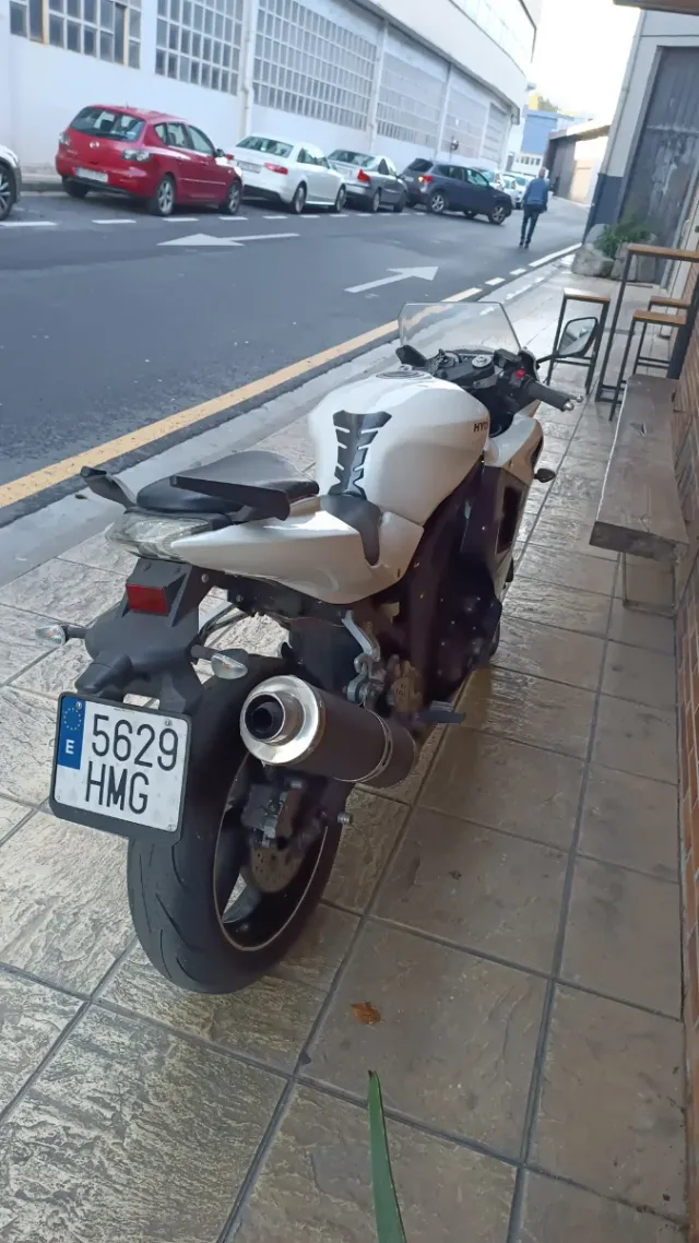 Hyosung GT650R Comet A2