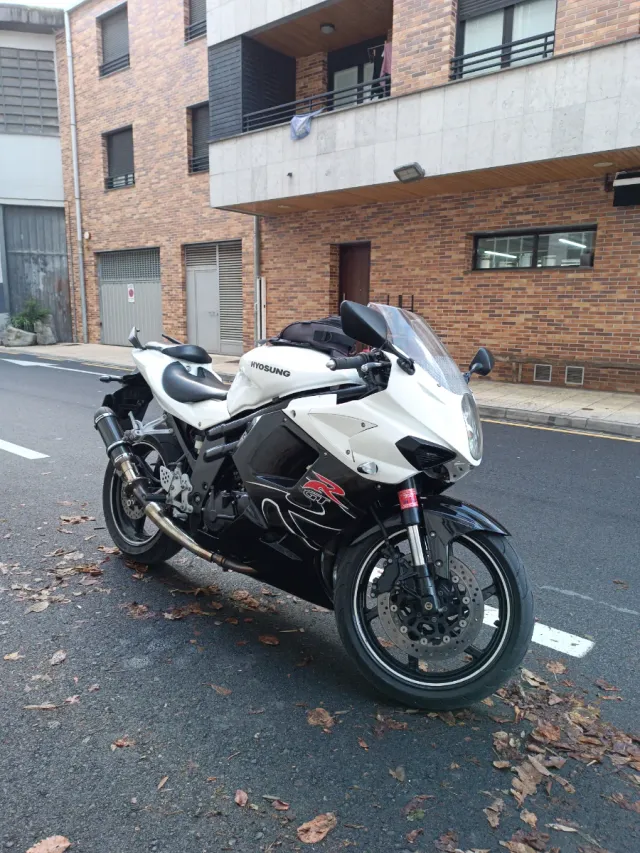 Hyosung GT650R Comet A2
