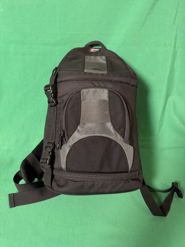 Bandolera LowePro Negra
