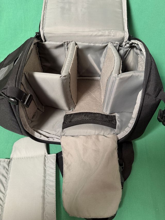 Bandolera LowePro Negra