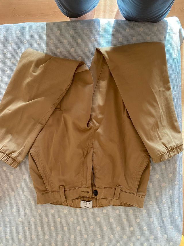 Pantalones cargo Bershka marrones