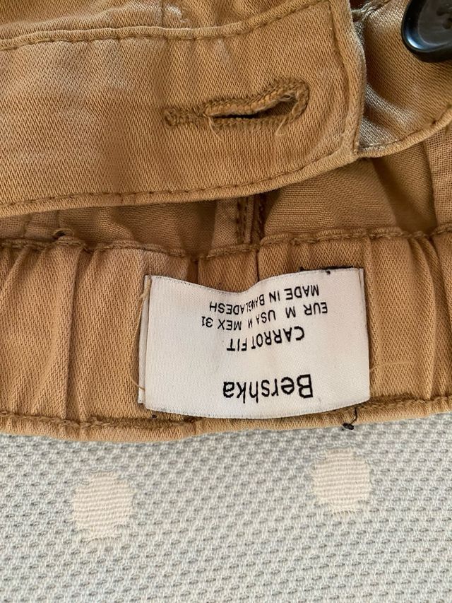 Pantalones cargo Bershka marrones