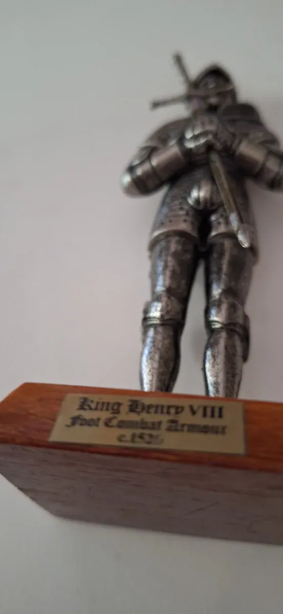 Figura Rey Enrique VIII Armadura
