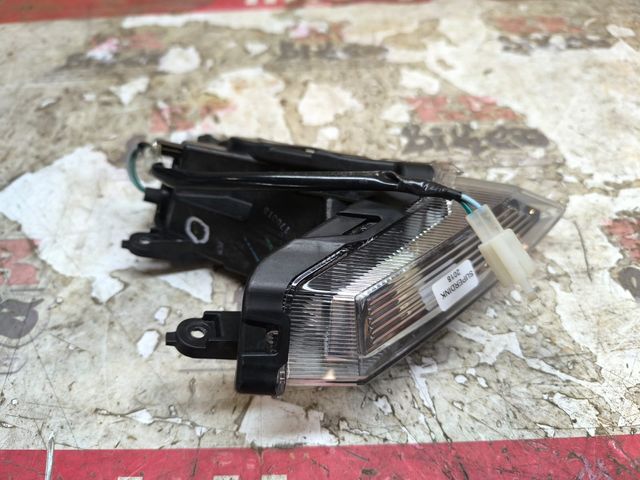 INTERMITENTE DELANTERO DERECHO KYMCO SUPERDINK 18