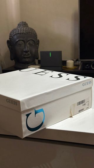 Botines Guess Tacón Aguja Hebillas Doradas