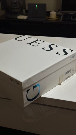 Botines Guess Tacón Aguja Hebillas Doradas