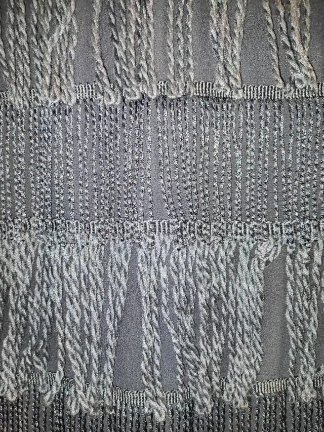 Vestido Zara negro con flecos