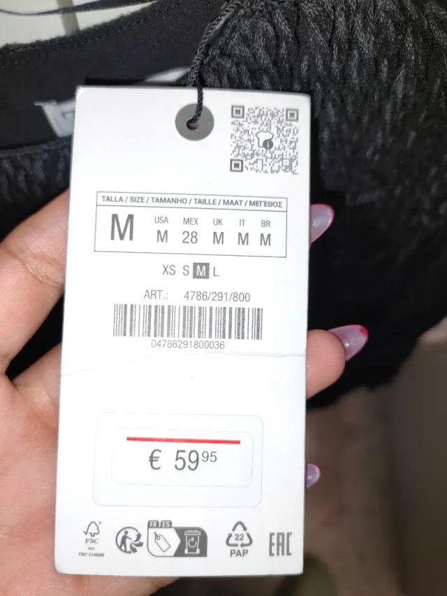 Vestido Zara negro con flecos