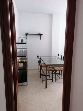 Piso en alquiler en Colores - Entreparques en Sevilla