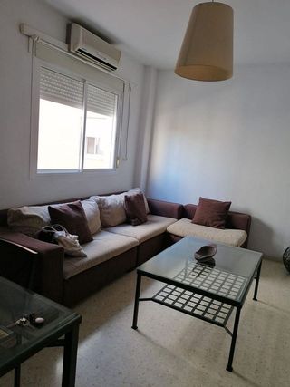 Piso en alquiler en Colores - Entreparques en Sevilla