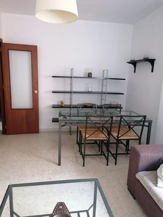 Piso en alquiler en Colores - Entreparques en Sevilla