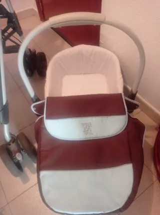 Carrito de bebé marrón y azul