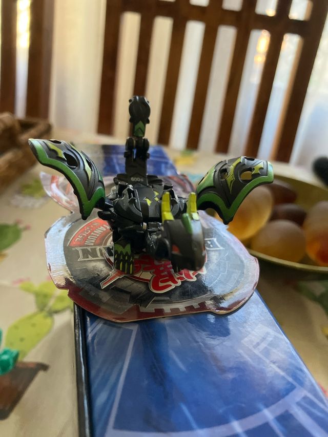 Bakugan Dharak Colossus Darkus