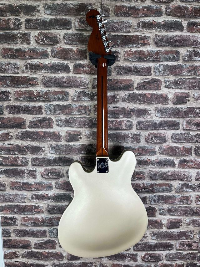 Guitarra Fender Starcaster Tom DeLonge