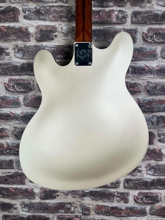 Guitarra Fender Starcaster Tom DeLonge